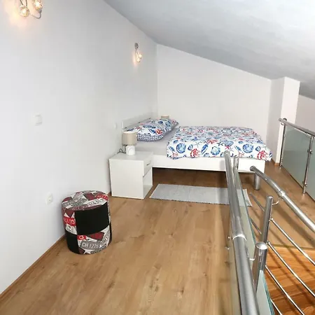 Kristian * Traù