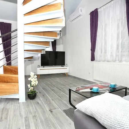 Kristian Apartament *